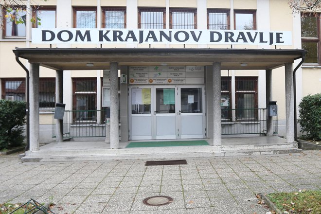 V domu krajanov Dravlje je sedež tamkajšnje četrtne skupnosti FOTO Tomi Lombar