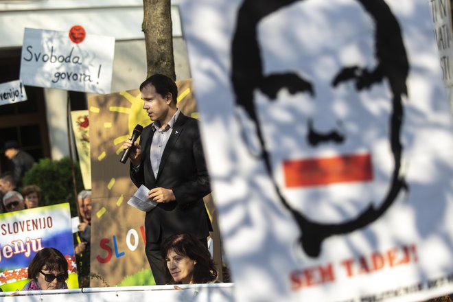 Postopek zoper Tadeja Strehovca že od začetka spremljajo protesti. Foto Voranc Vogel