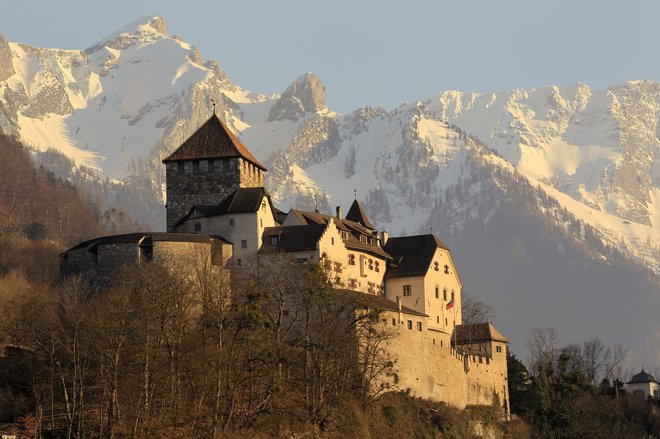 Ko se je leta 1719 grofija Vaduz združila z gospostvom Schellenberg, je nastala kneževina Liechtenstein. Foto: Arnd Wiegmann/Reuters