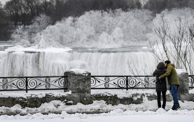 Ameriški del Niagarskih slapov. FOTO: Moe Doiron/Reuters