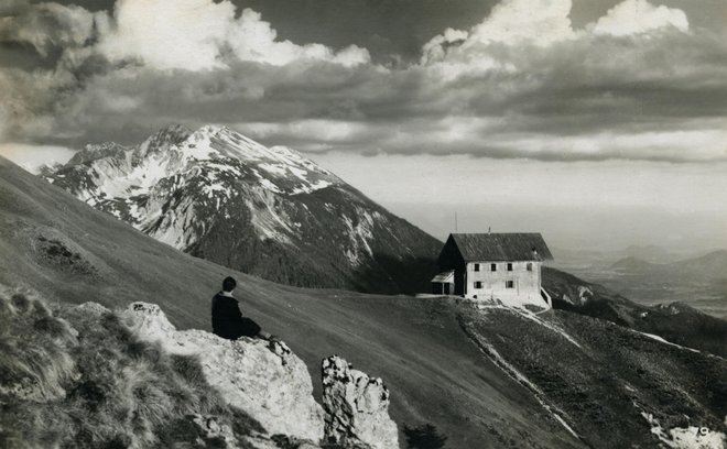 Spodnja koča na Golici med obema vojnama FOTO: Fototeka Gornjesavskega Muzeja Jesenice