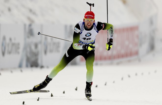 Jakov Fak je v sezono zelo spodbudno štartal, s 4. mestom na 20-kilometrski pokljuški tekmi, a pozneje je sledil tekmovalni padec. FOTO: Matej Družnik/Delo