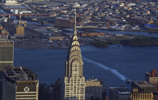 Klasično newyorško­ obzorje je vzhodni pogled čez reko, ki ni reka, ampak morje, na betonsko zobovje Manhattna. Foto: Lucas Jackson/Reuters