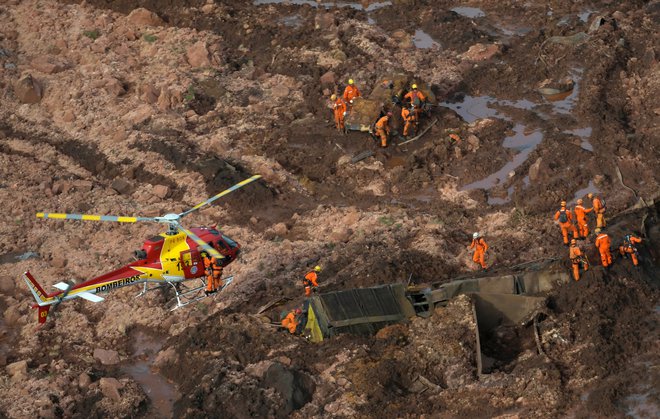 Guverner brazilske zvezne države Minas Gerais, je sporočil, da bodo odgovorne za nesrečo kaznovali. FOTO: Washington Alves/Reuters