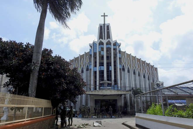 Na jugu Filipinov je sicer aktivnih več islamističnih skupin, vendar doslej še nobena ni prevzela odgovornost za teroristični napad. FOTO: Nickee Butlangan/AFP