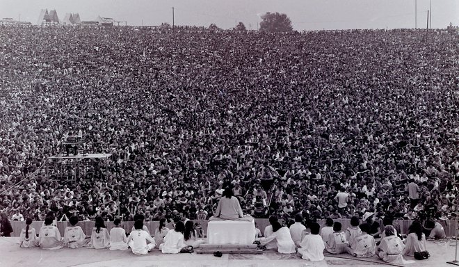 Woodstock velja za enega najpomembnejših glasbenih dogodkov. Šlo je namreč za veliko več kot le za glasbeni festival, saj je dogodek za obiskovalce in nastopajoče pomenil&nbsp;svobodo.&nbsp;FOTO: Mark Goff/Wikipedia