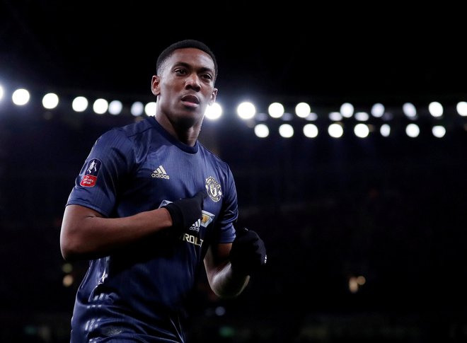 Anthony Martial ostaja v dresu Manchester Uniteda. FOTO: Reuters