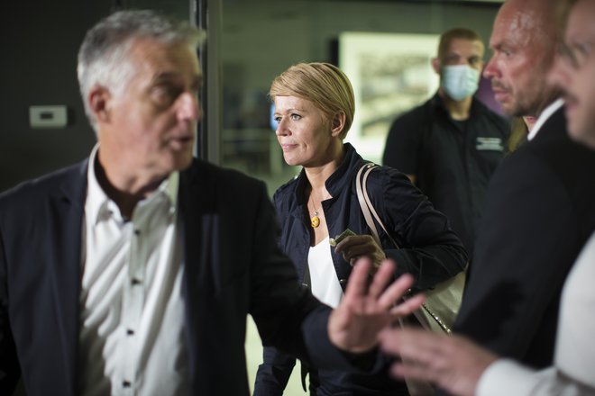 Po Gantarjevem mnenju ne bi bilo smiselno, da bi on sam do kongresa Desusa prevzel podpredsedniško mesto v vladi. Želi pa biti vezni člen med stranko, poslansko skupino in vlado. FOTO: Jure Eržen/Delo