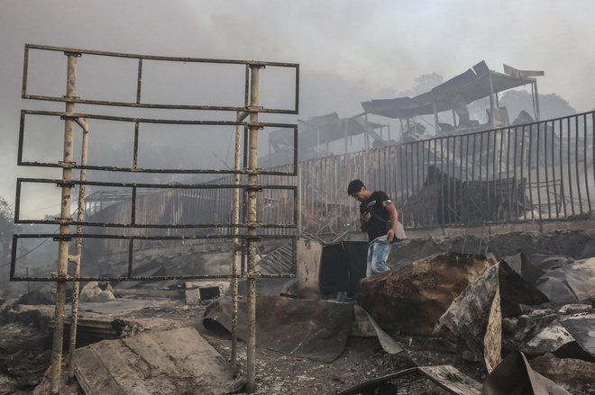 Lezbos nas je spomnil na to, da se je ta večplastna tragedija začela že veliko pred pandemijo. FOTO:&nbsp;Manolis Lagoutaris/Afp