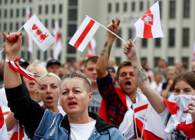 Protesta v Minsku se je udeležilo 60.000 ljudi. FOTO: Vasily Fedosenko/Reuters