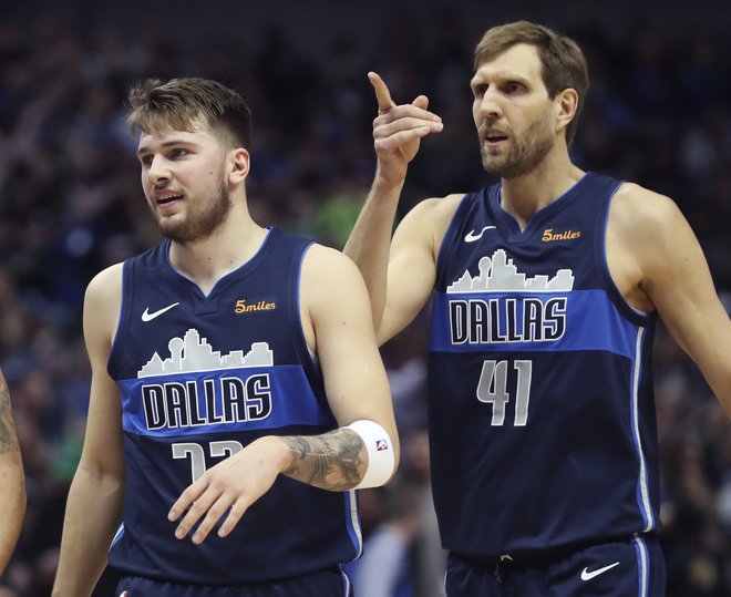 Dirk Nowitzki tokrat Dončiću ni bil v pomoč, ostal je brez točke. FOTO: Reuters