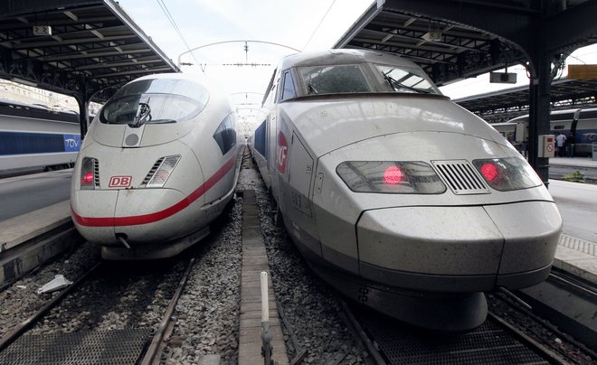 Evropska komisija je prepričana, da bi združitev proizvajalcev hitrih vlakov TGV (Alstom) in ICE (Siemens) onemogočala konkurenco na notranjem trgu. FOTO: Jacques Demarthon/AFP