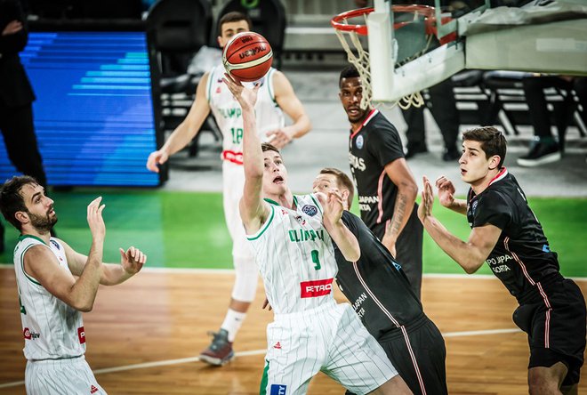 Luka Šamanić se je proti trenutno osmi zasedbi turške lige izkazal z 19 točkami in 9 skoki. FOTO: FIBA