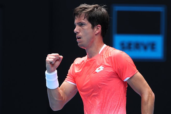 Aljaž Bedene je pred večernim nadaljevanjem v prednosti. FOTO: Lucy Nicholson/Reuters