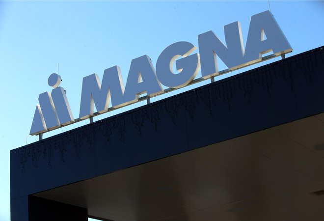 Magna je za ta teden načrtovala zagon testne proizvodnje v lakirnici v Hočah, vendar je začetek obratovanja tovarne negotov. FOTO: Tadej Regent