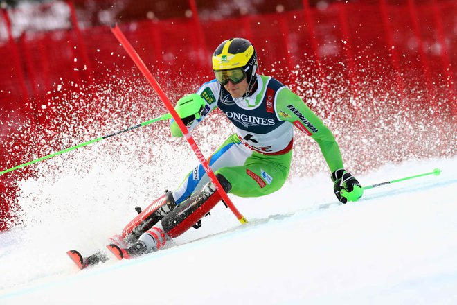 Štefan Hadalin je pokazal svoje smučarsko znanje in v slalomskem delu tekme opravil z vso konkurenco. FOTO: Leonhard Föger/Reuters
