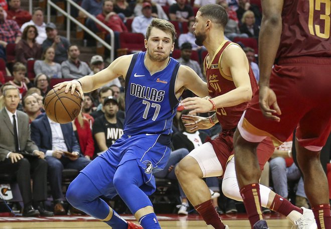 Luka Dončić je bil vnovič prvi Dallasov strelec. FOTO: Troy Taormina/Reuters