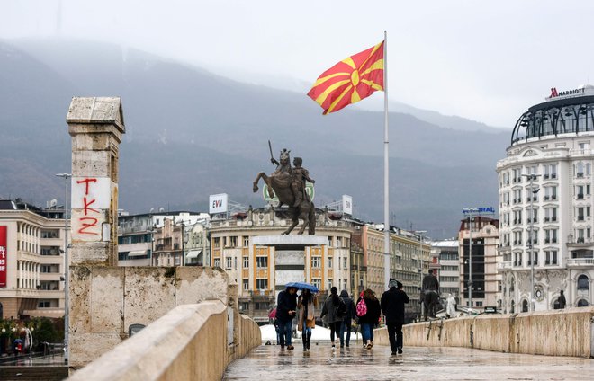 Slovenija želi z ratifikacijo podati&nbsp;&raquo;močno sporočilo podpore Severni Makedoniji,&laquo; je poudaril zunanji minister Miro Cerar.&nbsp; FOTO: Robert Atanasovski/AFP