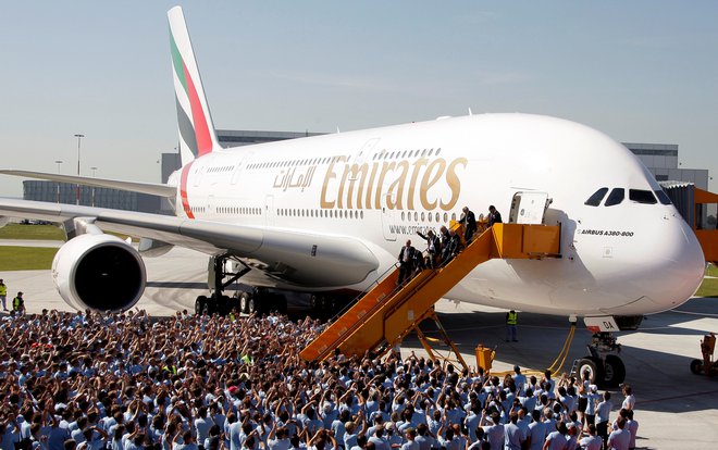 Airbus bo prenehal izdelovati letalo Airbus A380. FOTO: Tobias Schwarz/Reuters