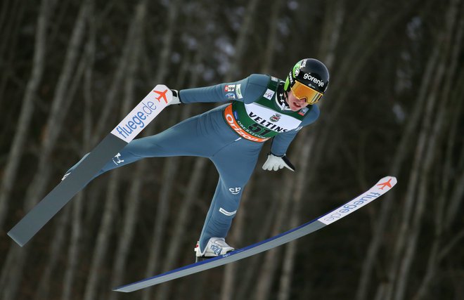 Timi Zajc in ostali Slovenci so jadrali na stopničke. FOTO: Karl-Josef Hildenbrand/AFP