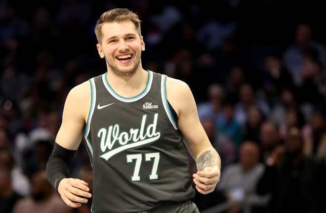 Luka Dončić se je imenitno zabaval. FOTO: Streeter Lecka/AFP