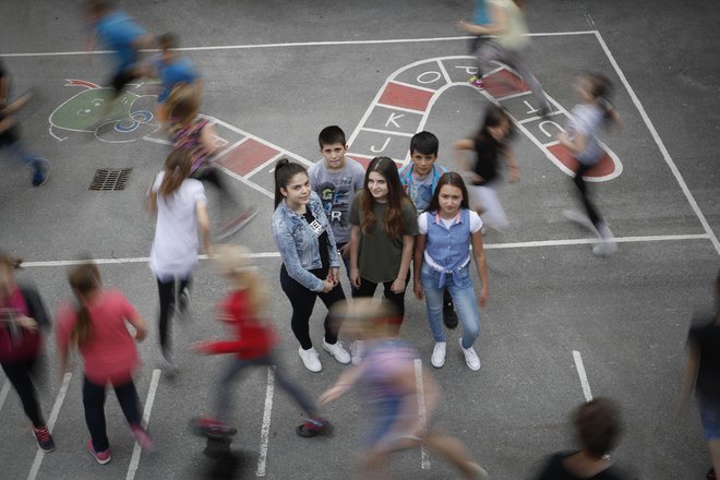 Z vse več priseljenimi otroki se spopadajo tudi v drugih osnovnih šolah po državi, ne samo v Izoli. Foto Leon Vidic
