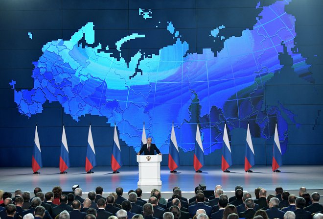 Najbolj aktualno vprašanje v odnosih med Rusijo in ZDA je po Putinovih besedah ameriška enostranska odpoved sporazumu o uničenju jedrskih izstrelkov kratkega in srednjega dosega. FOTO: Sputnik/Reuters