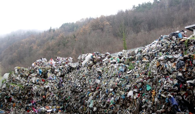 Unično je popolnoma zatrpano. Foto Roman Šipić