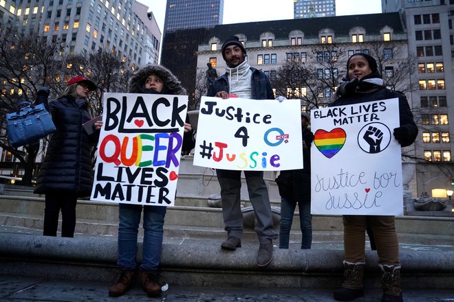 Shod v podporo igralcu Jussieju Smollettu po napadu nanj konec januarja. FOTO: Carlo Allegri/Reuters