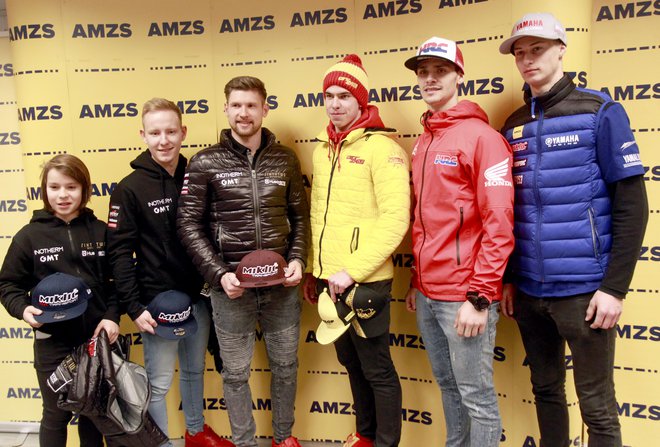 V tej sezoni svetovnega prvenstva bo slovenski motokros imel pet dirkačev. Na fotografiji levo Jaka Peklaj, ki se še tekmovalno razvija in uveljavlja, bo dirkal v nižji kategoriji, medtem ko bodo ostali tekmovali v MX2 (Luka Milec, Maks Mausser in Jan Pan