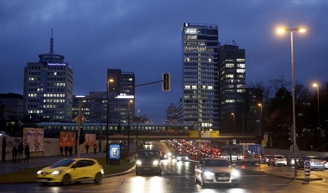 Izziv za mesta ostaja, kako zadovoljiti potrebe vseh ljudi po mobilnosti ter obenem zmanjšati promet in njegove škodljive posledice za okolje. Foto Blaž Samec