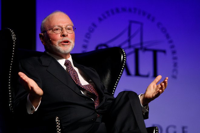 Paul Singer, founder, CEO, and co-chief investment officer for Elliott Management Corporation, speaks during the Skybridge Alternatives (SALT) Conference in Las Vegas, Nevada May, 9, 2012.  REUTERS/Steve Marcus/File Photo - S1BEUFIFMSAA