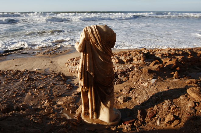 V kaj so strmeli Rimljani in zaradi kakšnih umetnin in turističnih atrakcij so se odpravljali na dolge poti? FOTO: Reuters