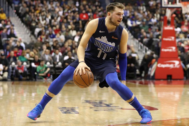 Luka Dončić bo do konca sezone le še polnil svojo statistiko. FOTO: AFP