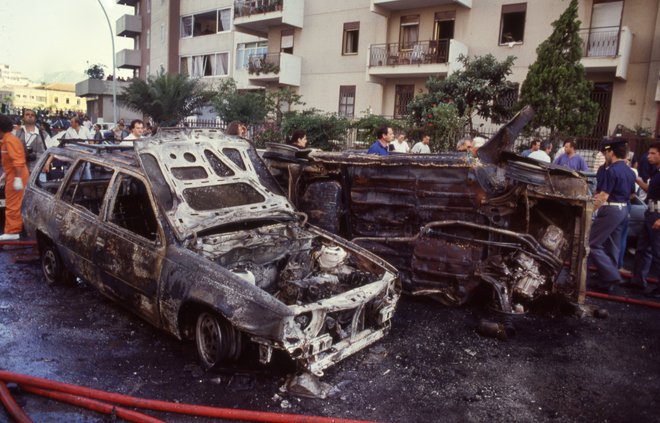 Bombni napad, v katerem je umrl sodnik Paolo Borsellino, se je zgodil 19. julija 1992. FOTO: Reuters