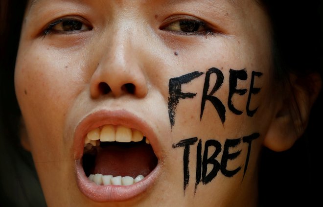 V zadnjem desetletju se je v znak protesta v javnosti zažgalo vsaj 150 Tibetancev &ndash; predvsem menihov in redovnic iz lamaističnih samostanov. FOTO: Reuters