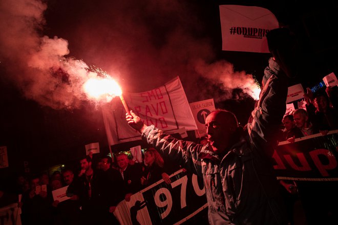 Bruselj je pozval črnogorsko opozicijo, naj rešuje probleme v parlamentu. FOTO: Stevo Vasiljević/Reuters