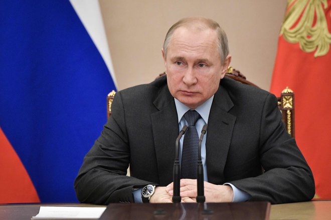 Sporni zakon mora med drugim podpisati še predsednik Vladimir Putin. FOTO: AFP
