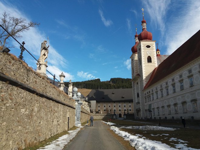 Benediktinski samostan je eno najmo­­gočnejših poslopij na avstrijskem Štajerskem. FOTO: Helena Kocmur