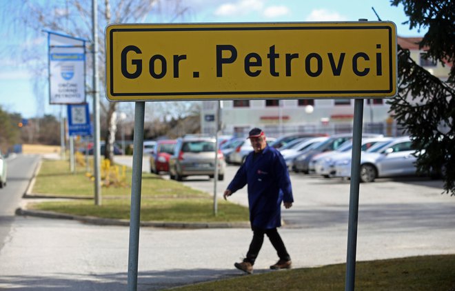 Že deset let so Gornji Petrovci najbolj zadolžena občina v državi. FOTO: Tadej Regent/Delo