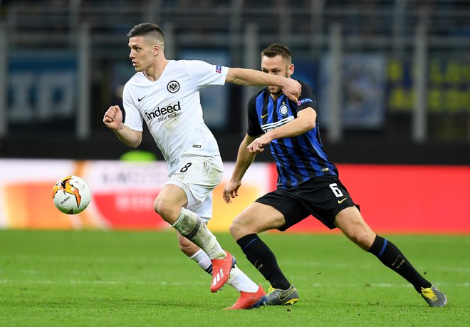 Luka Jović je popeljal Eintracht iz Frankfurta v četrtfinale EL. FOTO: Reuters