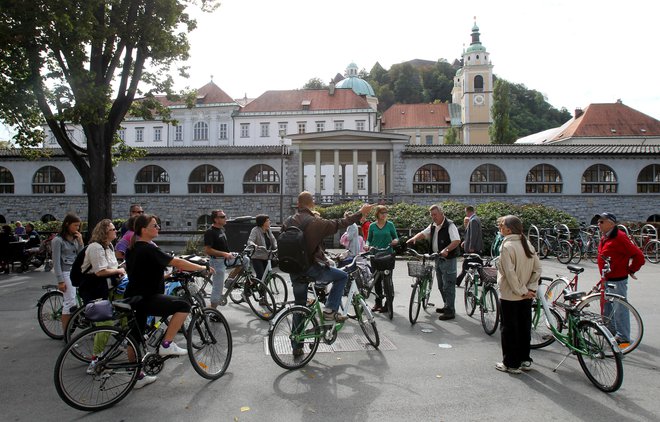 Najdragocenejša je aktivna mobilnost, ki ima ogljični odtis nič: peš, kolo, skiro, rolerji ... FOTO Blaž Samec/Delo