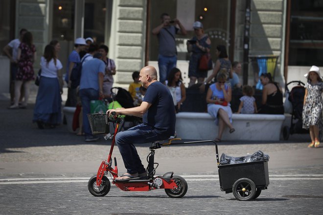 Domišljija okoljevarstvenih navdušencev nima meja. FOTO Leon Vidic/Delo