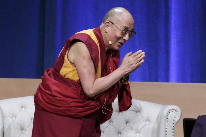 Tenzin Gyatso oziroma 14. dalajlama je rekel,&nbsp;da bi se lahko njegova reinkarnacija pojavila v Indiji in ne v &ndash; Kitajski. FOTO: Jonathan Alcorn/Reuters