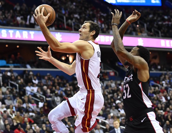 Goran Dragić je na dobri poti v končnico. FOTO: Brad Mills/Reuters