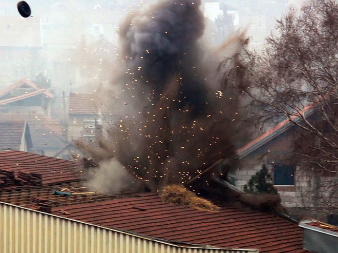 Natova letala so bombardirala 1072 lokacij v takratni Zvezni republiki Jugoslaviji. FOTO: Reuters