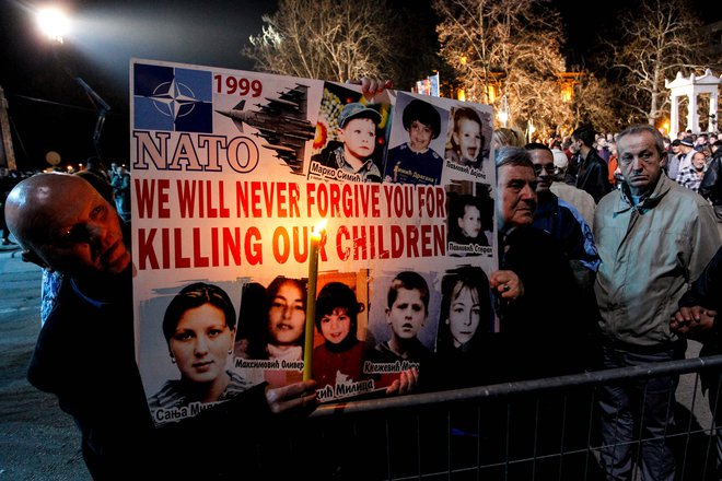 Natovo bombardiranje ZRJ je bila predstavljeno kot prva velika vojaška intervencija v korist zatiranih in človekovih pravic. FOTO: Sasa Djordjević/AFP