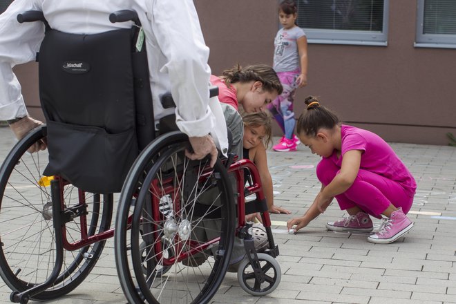 Demografski scenariji ne kličejo le po migracijski politiki, temveč tudi po pokojninski, socialni in zdravstveni reformi. Foto Voranc Vogel