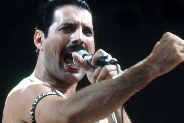 Menda obstaja celo povezava med ničelnim pacientom in najslavnejšo žrtvijo aidsa, frontmanom rock skupine Queen Freddiejem Mercuryjem. FOTO: Dokumentacija Dela