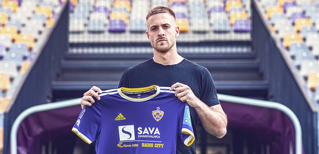 Andrej Kotnik bo do 2022 nosil vijoličasti dres. FOTO: NK Maribor